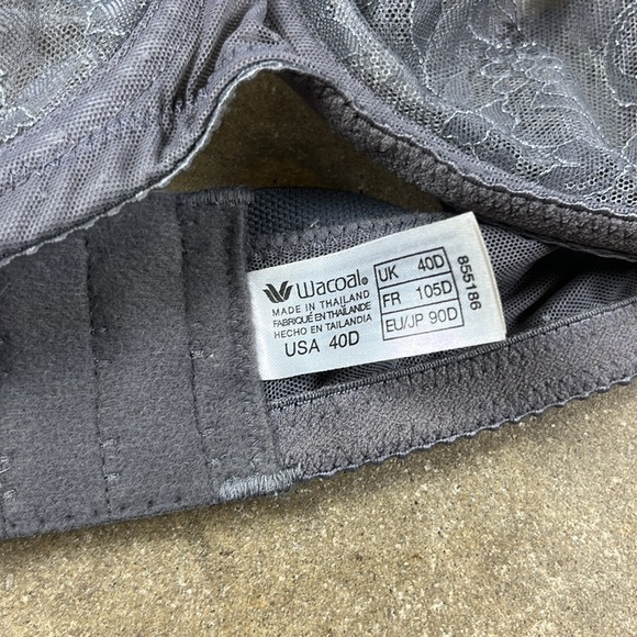 Wacoal Retro Chic Underwire Bra in Silver/Gray
Size: 40D - Picture 8 of 8